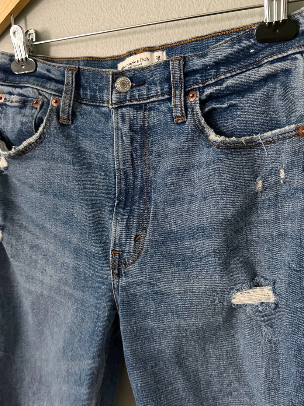 Abercrombie & Fitch The Ankle Straight Ultra High Rise Distressed Jeans 28/6S